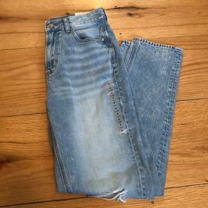 BRAND NEW Ripped Mom Jeans